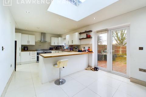 4 bedroom semi-detached house for sale, Chestnut Avenue, Yiewsley, West Drayton, Middlesex, UB7