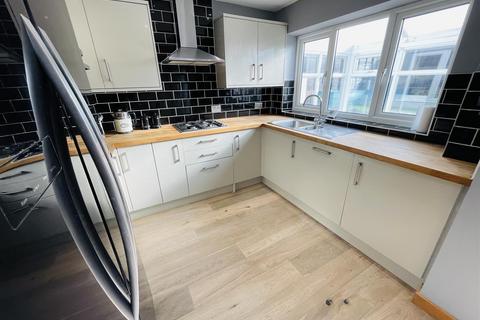 12 Quantock Drive, Nuneaton, CV10 8PU
