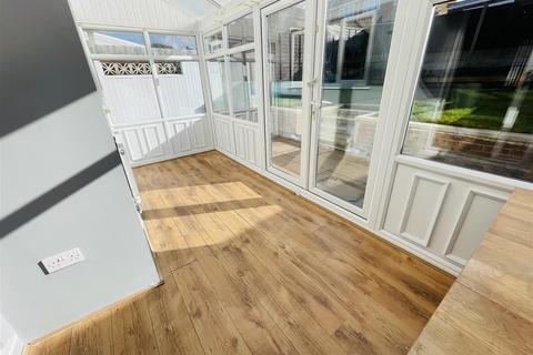12 Quantock Drive, Nuneaton, CV10 8PU
