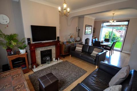 4 bedroom house to rent, Winstead Gardens, Dagenham RM10 7TL