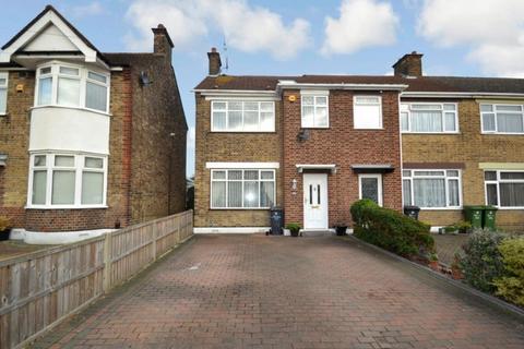 4 bedroom house to rent, Winstead Gardens, Dagenham RM10 7TL