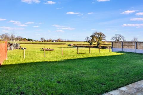 2 bedroom bungalow for sale, Wadborough Road, Worcester WR5