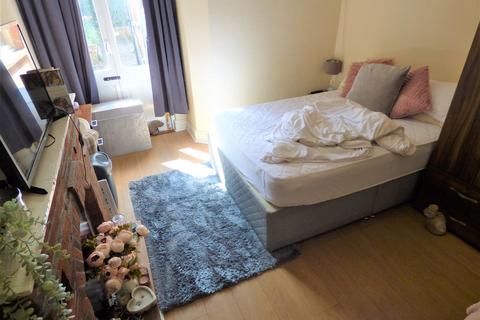 5 bedroom terraced house for sale, Brazil Street, Leicester LE2