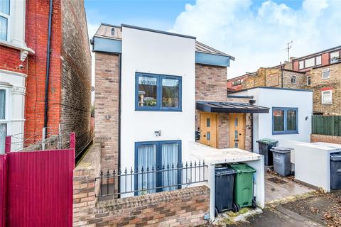 4 bedroom semi-detached house for sale, Frobisher Road, London, N8