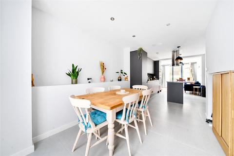 4 bedroom semi-detached house for sale, Frobisher Road, London, N8