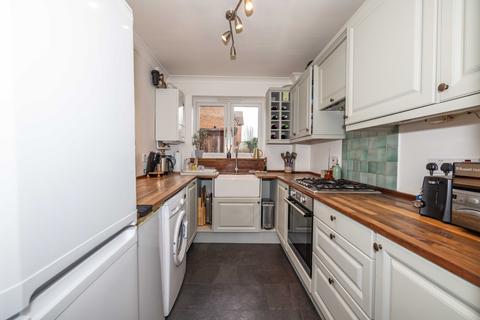 4 Ashdown Field, Chartham, Canterbury, CT4 7QS