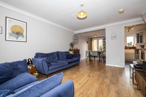 4 Ashdown Field, Chartham, Canterbury, CT4 7QS