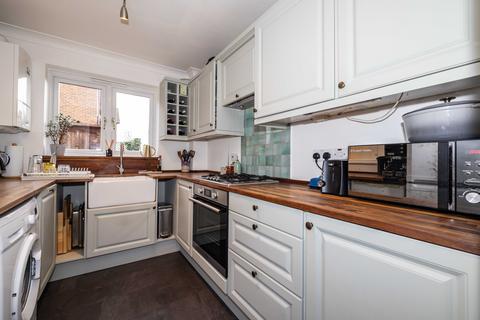 4 Ashdown Field, Chartham, Canterbury, CT4 7QS