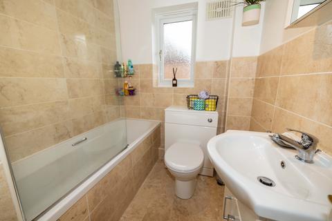 4 Ashdown Field, Chartham, Canterbury, CT4 7QS
