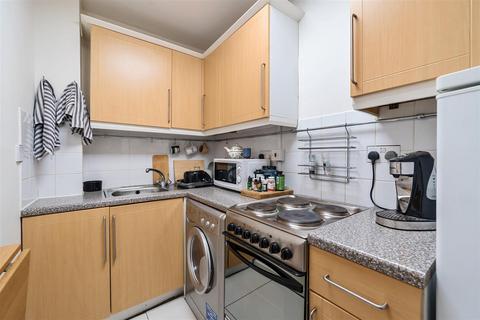 Studio for sale, Adelaide Road, Surbiton