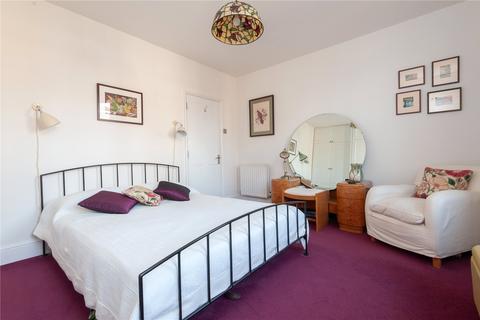 56 Heath Gardens, Twickenham, TW1 4LZ