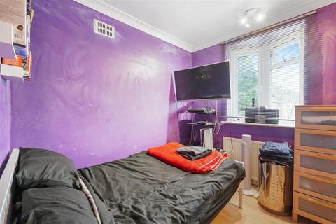 39a Priory Close, Wembley, HA0 2SD