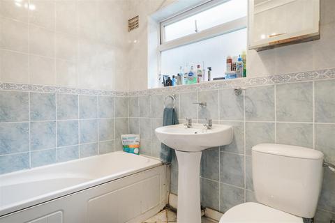 39a Priory Close, Wembley, HA0 2SD