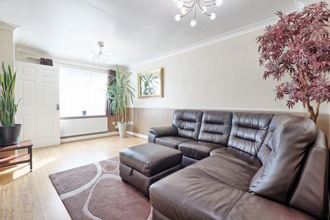 9 Hammonds Close, Dagenham, RM8 2RN