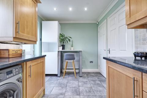 9 Hammonds Close, Dagenham, RM8 2RN