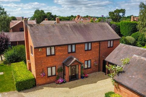 2 Dormans Close, Milton Keynes Village, Milton Keynes, MK10 9AR