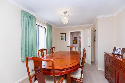 2 Dormans Close, Milton Keynes Village, Milton Keynes, MK10 9AR