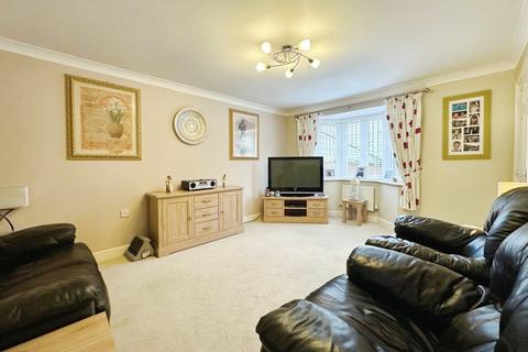 3 bedroom semi-detached house for sale, Goddards Close, Farnborough, Hampshire