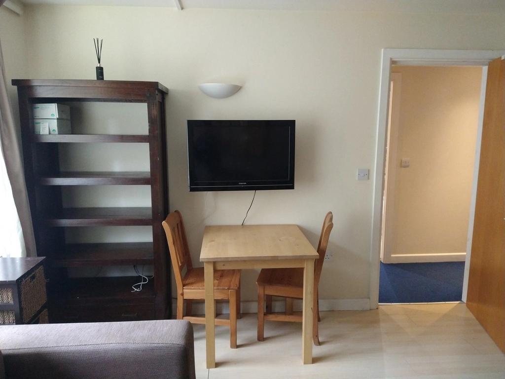 Cozy communal lounge featuring a comfortable se...