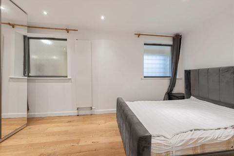 1 bedroom flat to rent, Wellmeadow Road, London W7