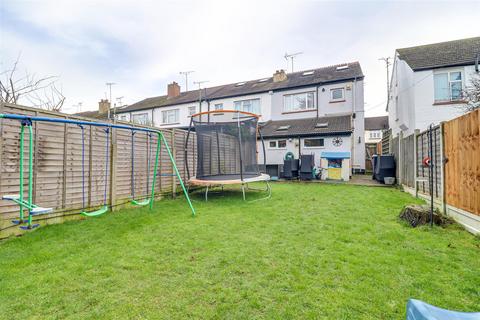 3 bedroom end of terrace house for sale, Fairfax Drive, Westcliff-On-Sea SS0