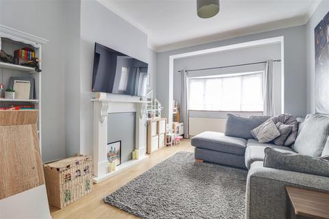 3 bedroom end of terrace house for sale, Fairfax Drive, Westcliff-On-Sea SS0