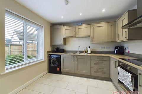 2 bedroom detached house for sale, Hutton Way, Rhostyllen
