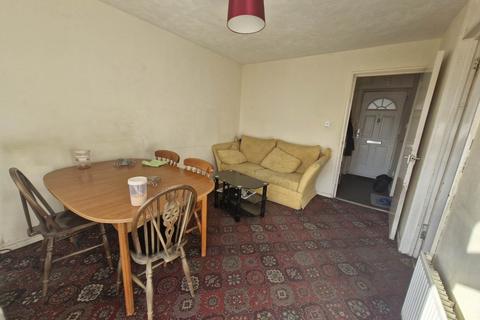 27 Berkeley Path, Luton, LU2 0TS