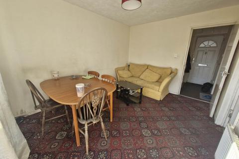 27 Berkeley Path, Luton, LU2 0TS
