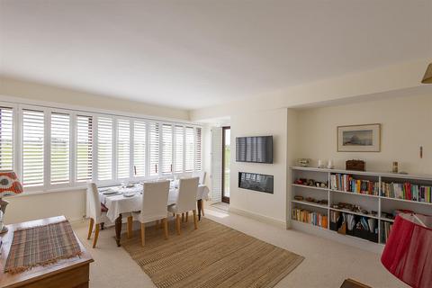 2 bedroom flat for sale, Montagu Court, Gosforth, Newcastle upon Tyne