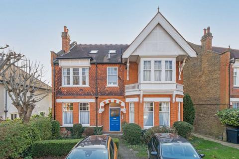 Marchwood Crescent, London W5