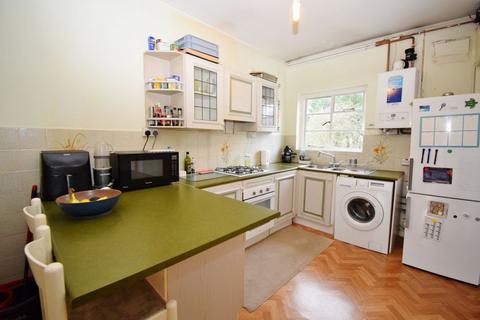 2 bedroom apartment for sale, Pinner Court, Pinner