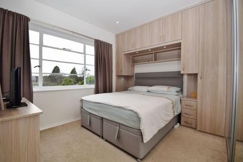 2 bedroom apartment for sale, Pinner Court, Pinner