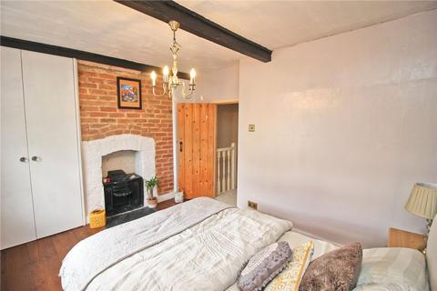 2 bedroom terraced house to rent, High Street, Halling, ME2