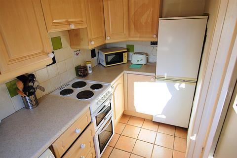 2 bedroom ground floor flat for sale, Northcotts, Old Hatfield