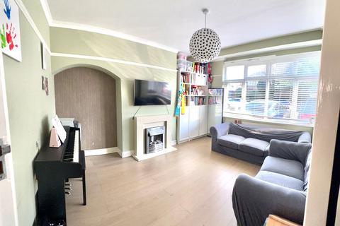 99 Belfield Road, Epsom, KT19 9TF