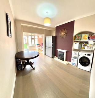 99 Belfield Road, Epsom, KT19 9TF