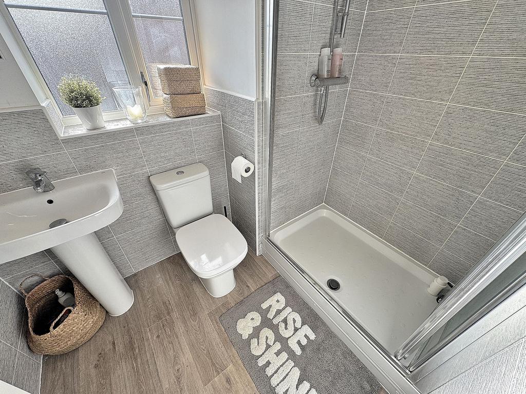 En-sute Shower Room