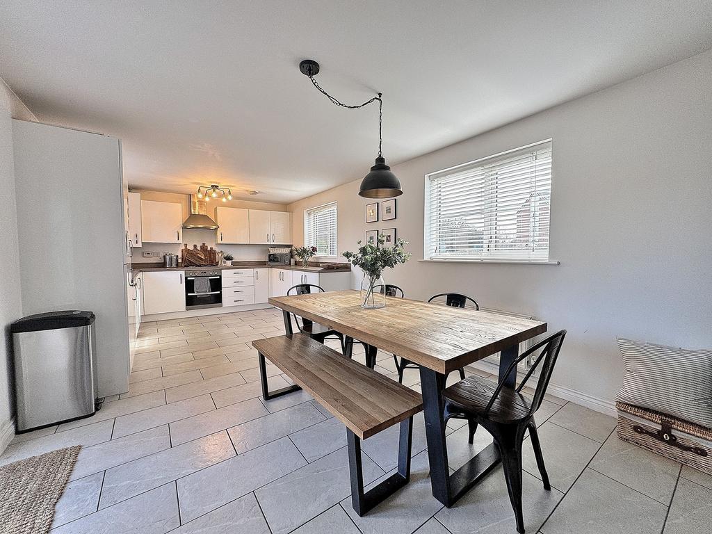 Kitchen/Dining Room