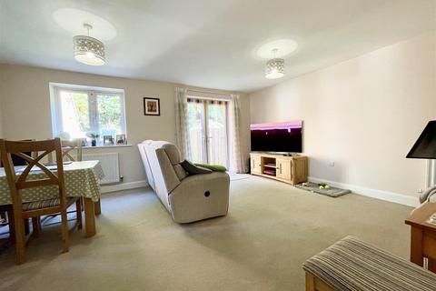 3 bedroom house to rent, Nathaniel Close, Southampton SO31