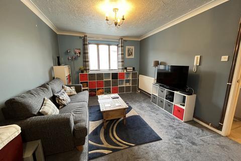 2 bedroom ground floor flat for sale, The House Martins, Cage Lane, Felixstowe IP11