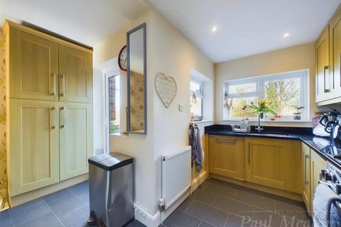 25 Derwent Drive, Purley, CR8 1ER
