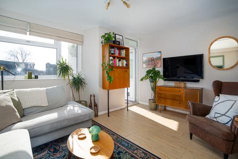 2 bedroom maisonette for sale, Fields Estate, London E8