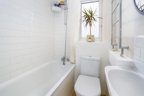 77 Fields Estate, London, E8 3HJ
