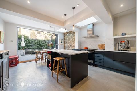 4 bedroom terraced house for sale, Belgrade Road, London, N16