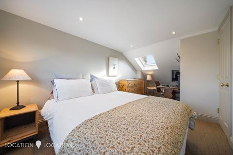 84 Belgrade Road, London, N16 8DJ