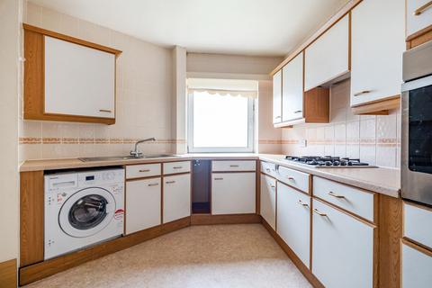 2 bedroom apartment for sale, West Parade, Bexhill-On-Sea TN39