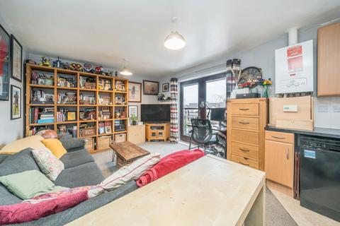 1 bedroom flat for sale, Vanquish Close, Twickenham TW2