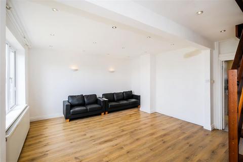 3 bedroom terraced house for sale, Sewardstone Gardens, London