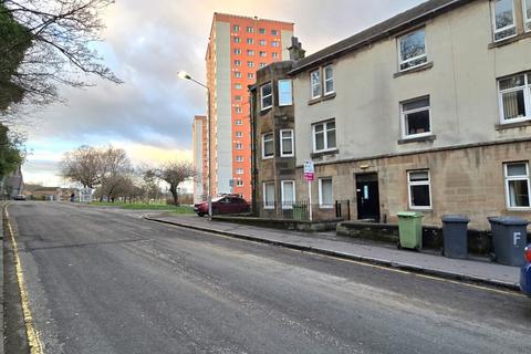 2 bedroom flat to rent, 36c West Bridgend, Dumbarton G82 4AB